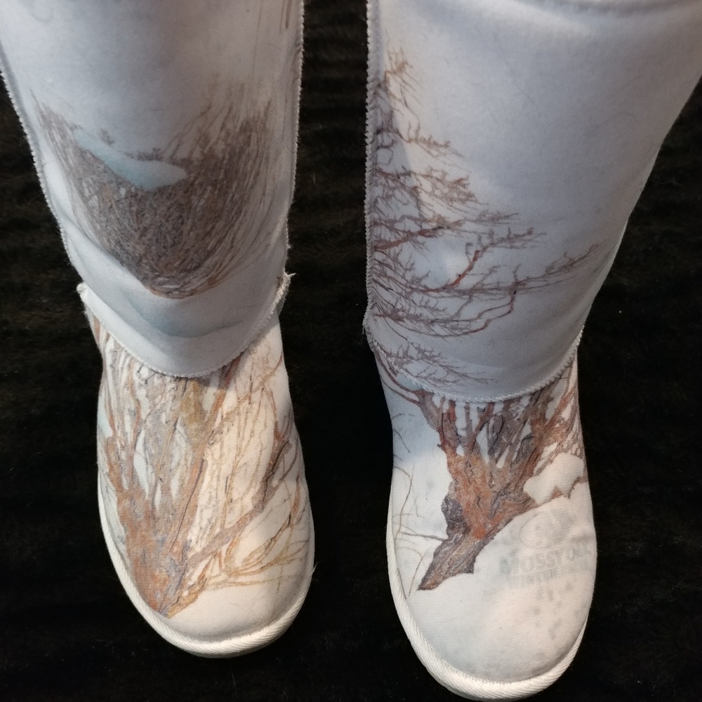 👢 White Camo Boots 👢